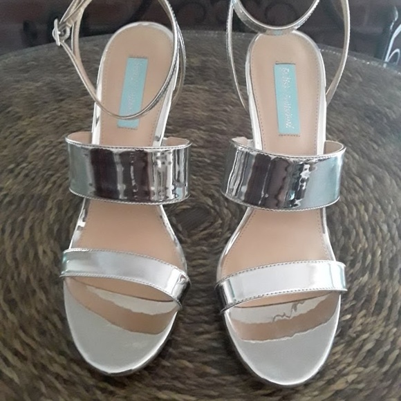 Betsey Johnson Shoes - Picture 2 of 4